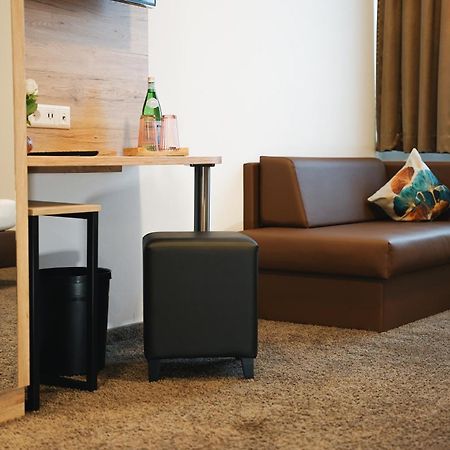 Outlet Hotel Metzingen  Ngoại thất bức ảnh