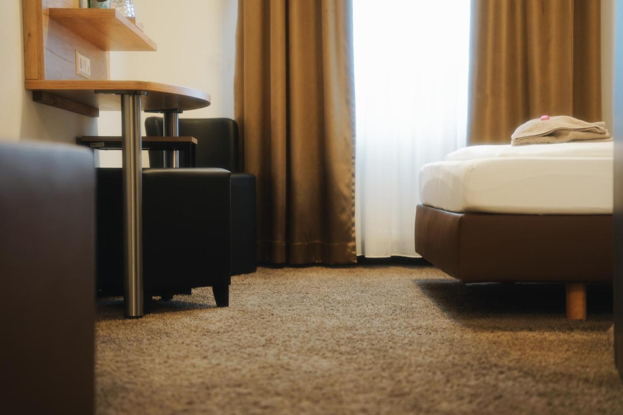 Outlet Hotel Metzingen  Ngoại thất bức ảnh
