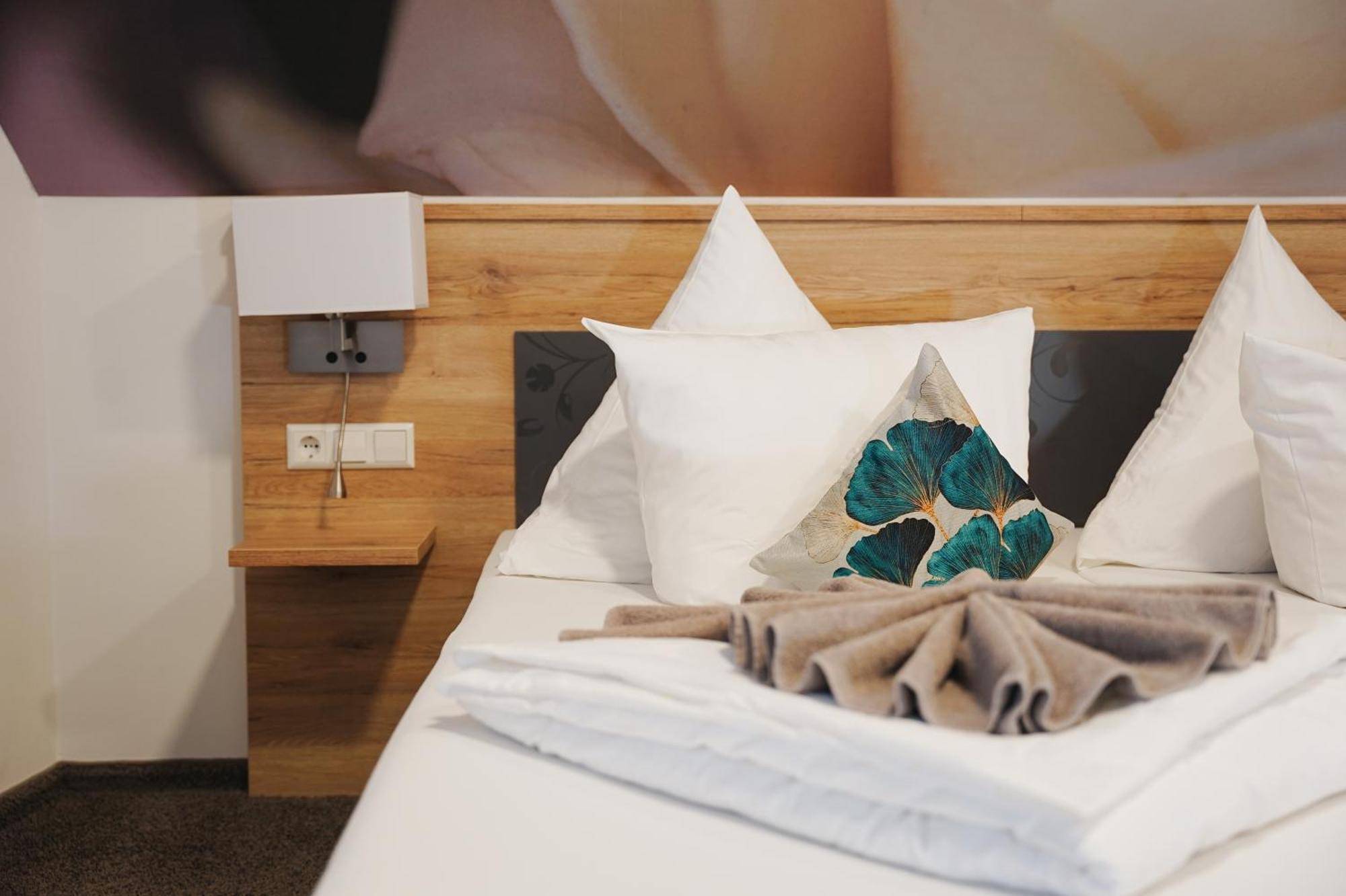 Outlet Hotel Metzingen  Ngoại thất bức ảnh