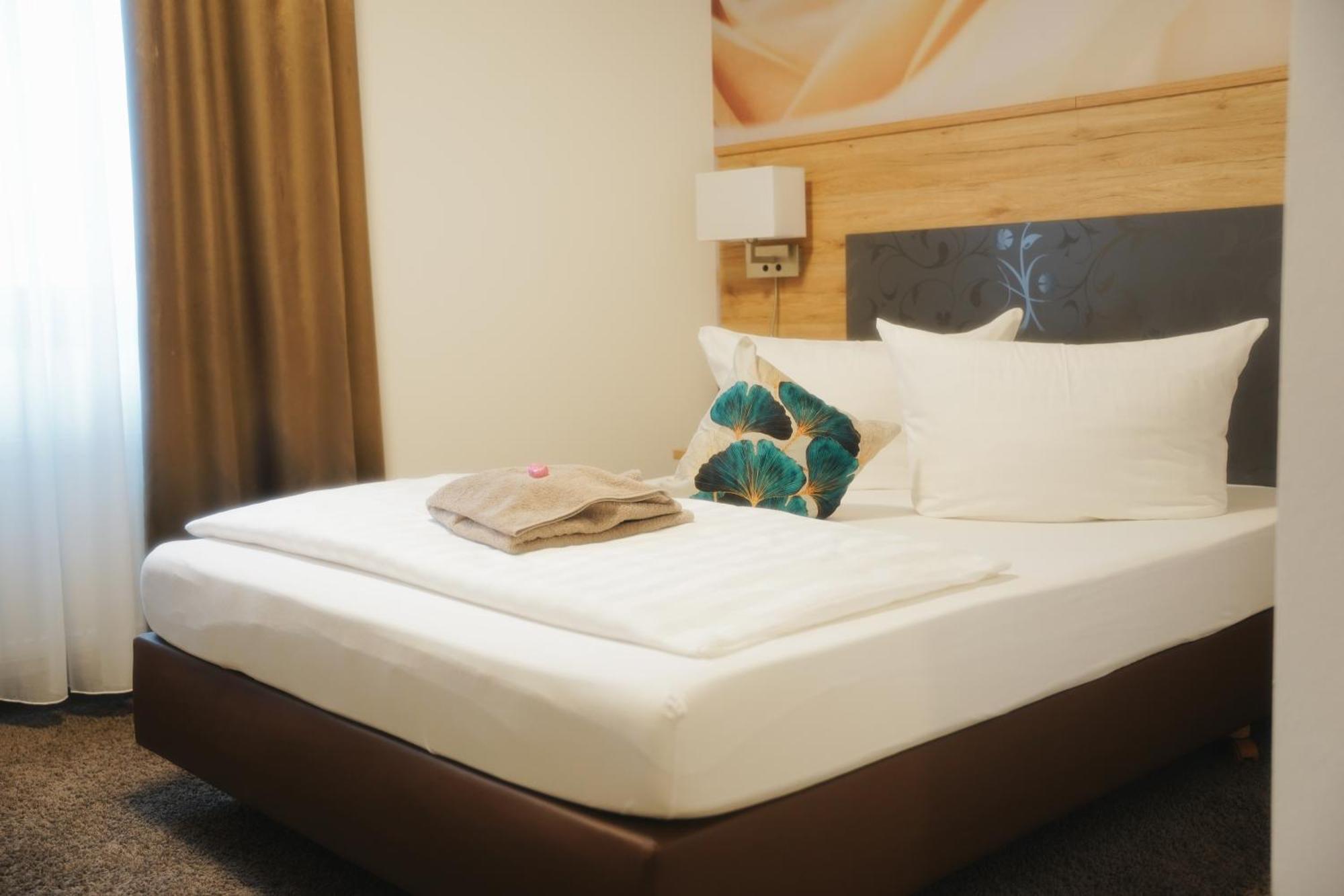 Outlet Hotel Metzingen  Ngoại thất bức ảnh