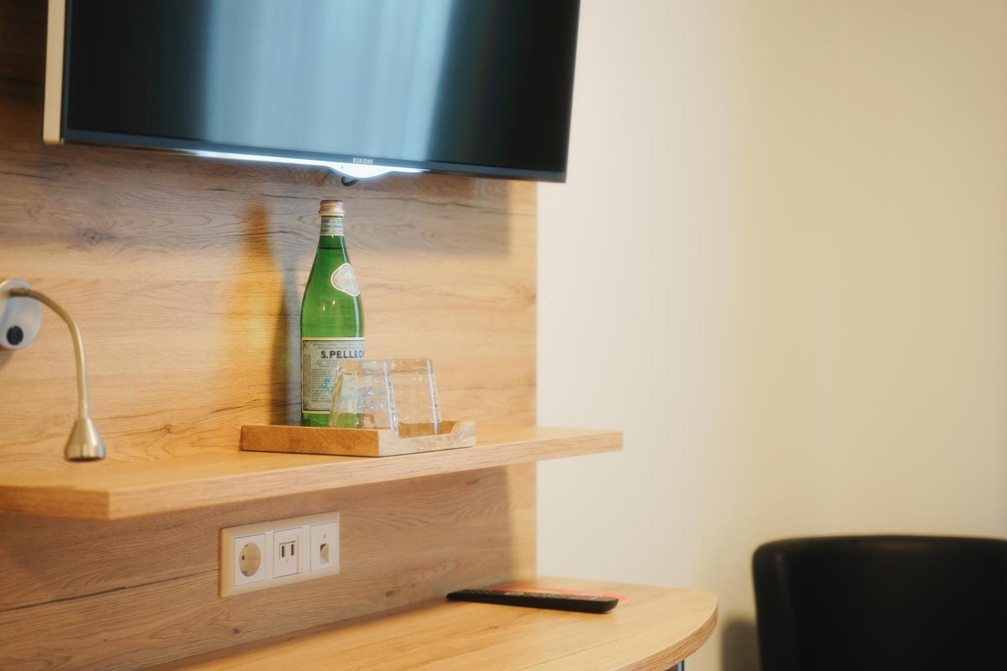 Outlet Hotel Metzingen  Ngoại thất bức ảnh