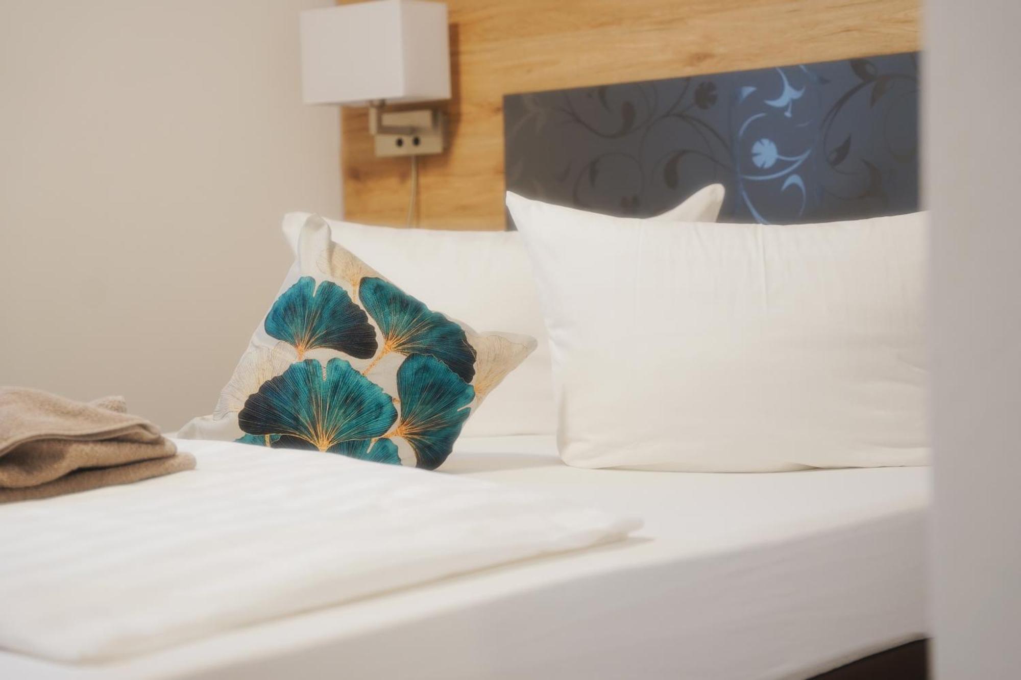 Outlet Hotel Metzingen  Ngoại thất bức ảnh
