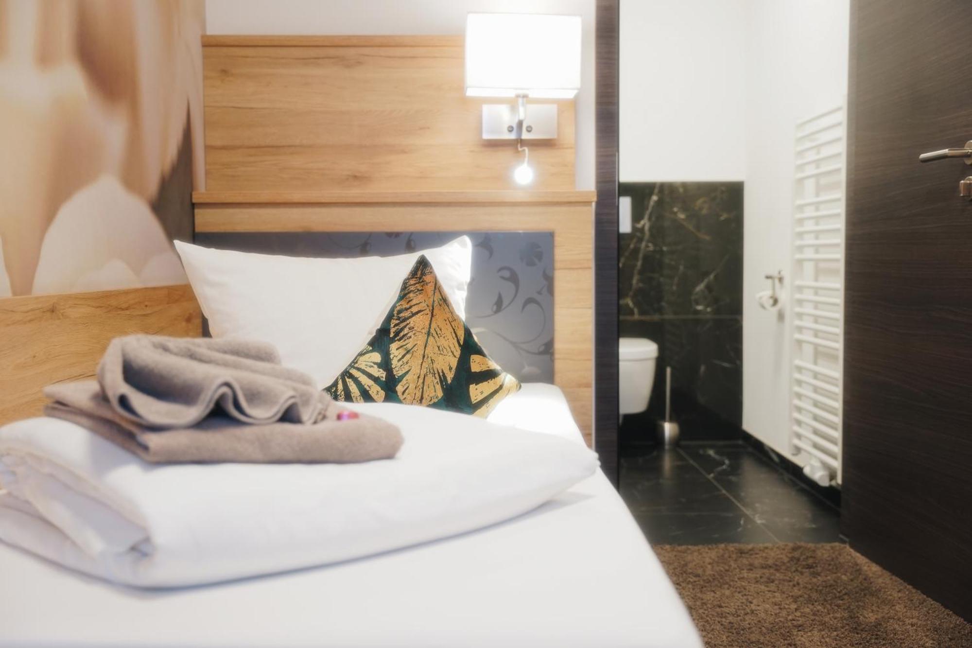 Outlet Hotel Metzingen  Ngoại thất bức ảnh